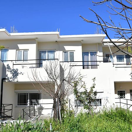 Iskas Apartments イアリソス エクステリア 写真