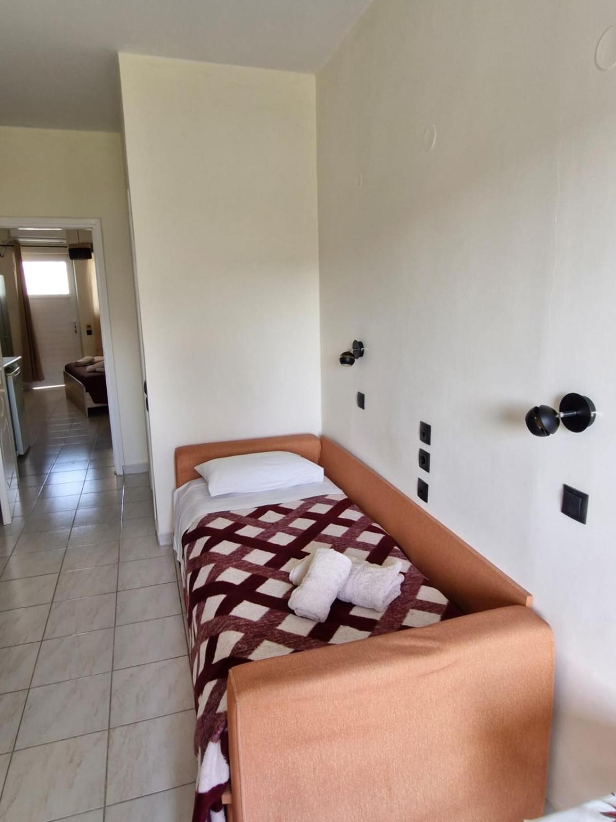 Iskas Apartments イアリソス エクステリア 写真